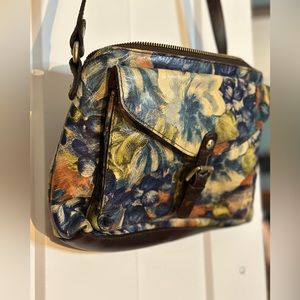 Beautiful Patricia Nash Crossbody Bag